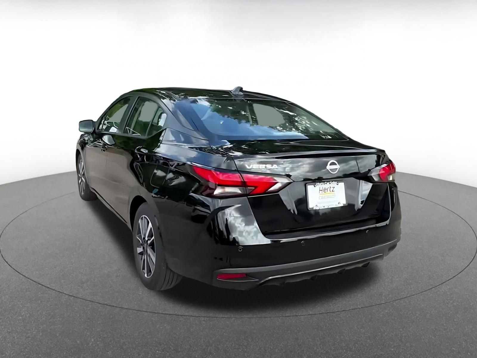 Used 2025 Nissan Versa SV FWD image 11