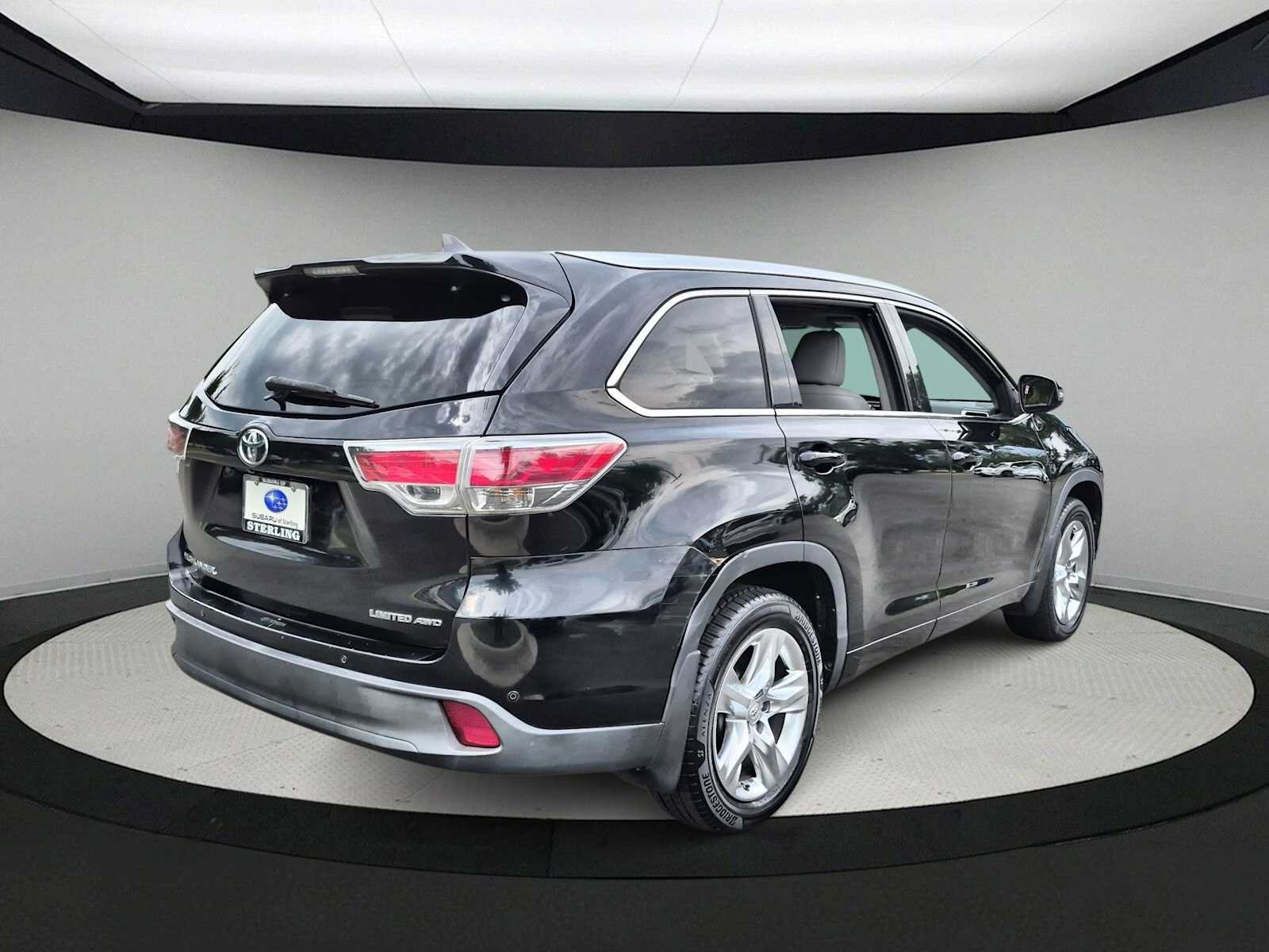 Used 2015 Toyota Highlander Limited AWD/4WD image 8