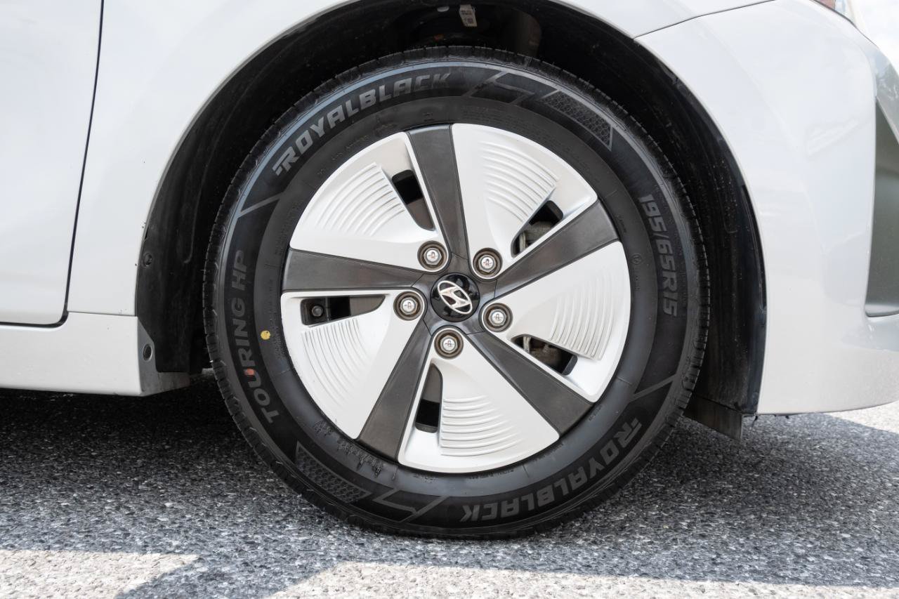 Used 2019 Hyundai Ioniq Blue FWD image 38