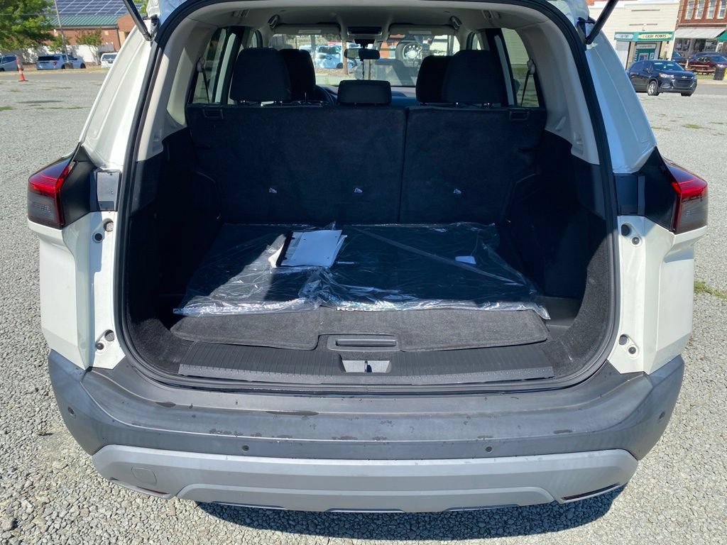 Used 2023 Nissan Rogue SV FWD image 17