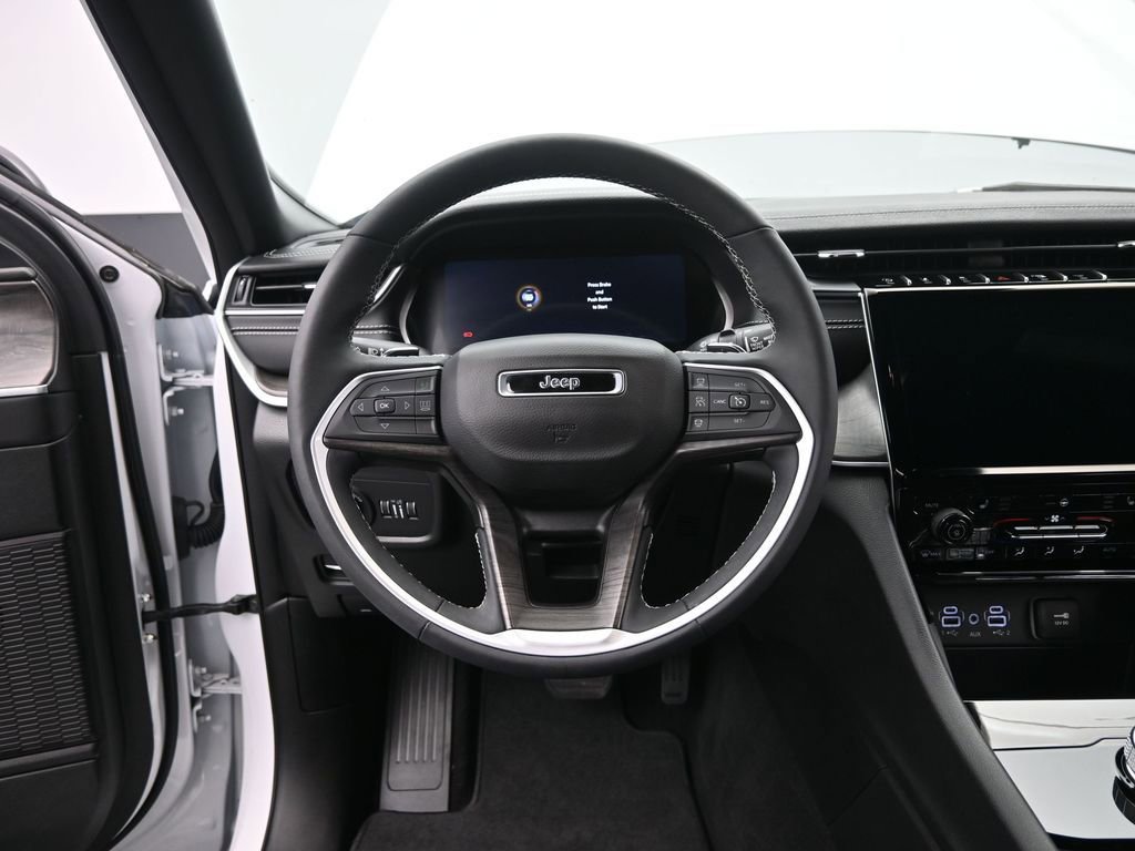 Used 2024 Jeep Grand Cherokee Limited image 27