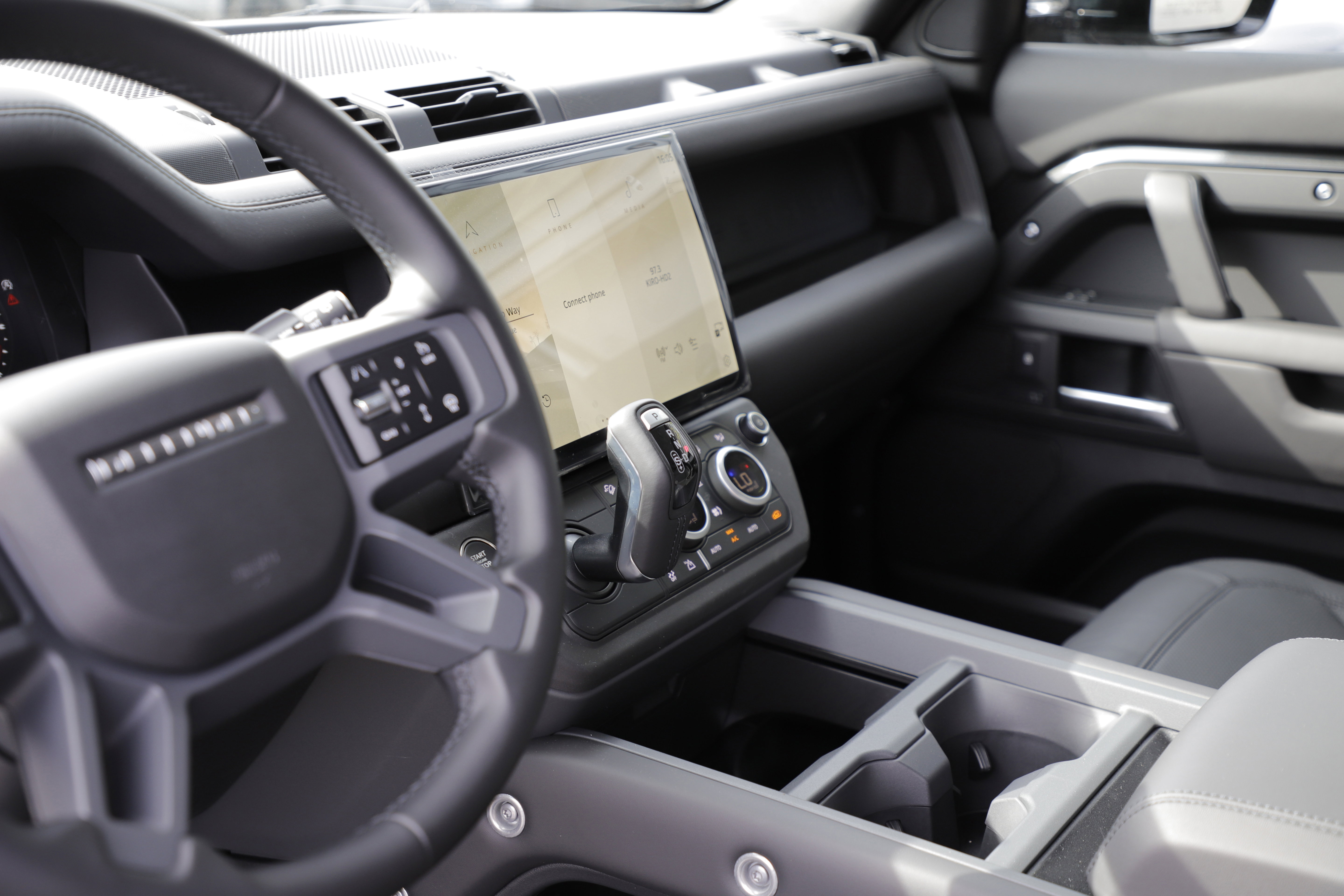 New 2026 Land Rover Defender 110 X-Dynamic SE image 21
