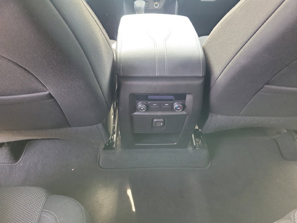 Used 2023 Chevrolet Traverse LT FWD image 16