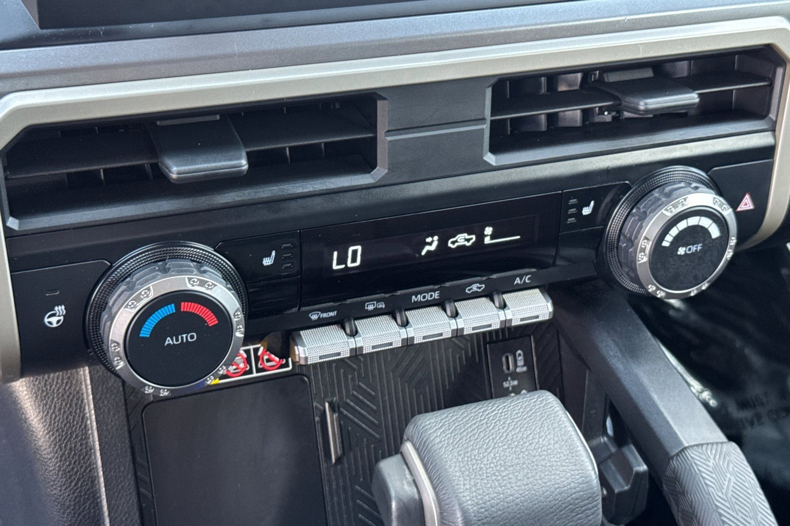 Used 2024 Toyota Tacoma SR5 image 18