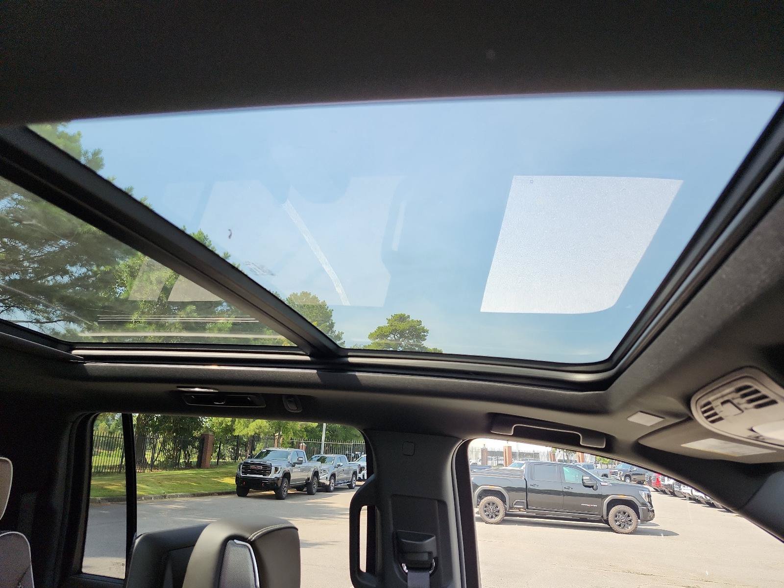 New 2026 GMC Yukon XL Denali Ultimate AWD/4WD image 7