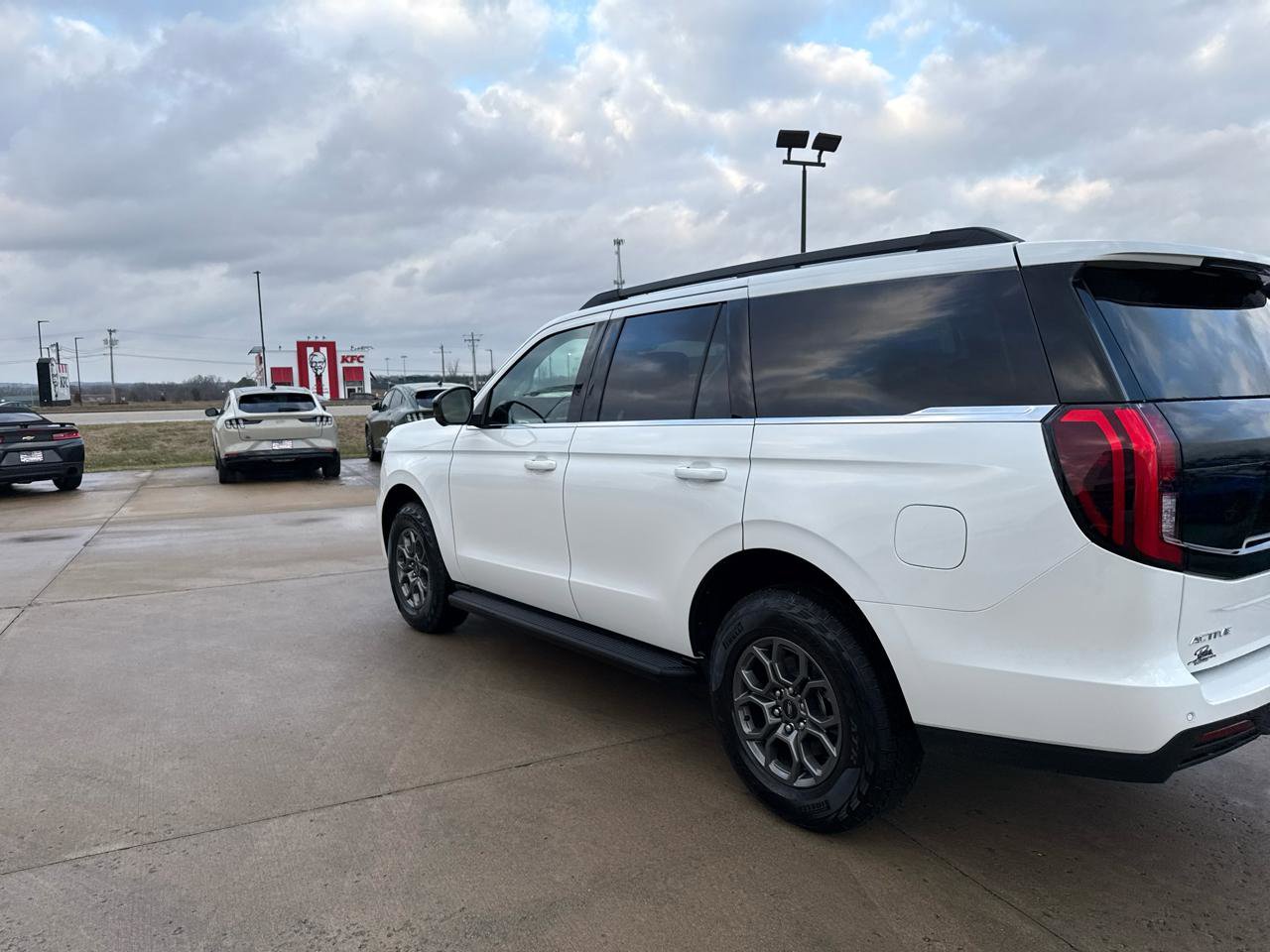 New 2025 Ford Expedition Active AWD/4WD image 9
