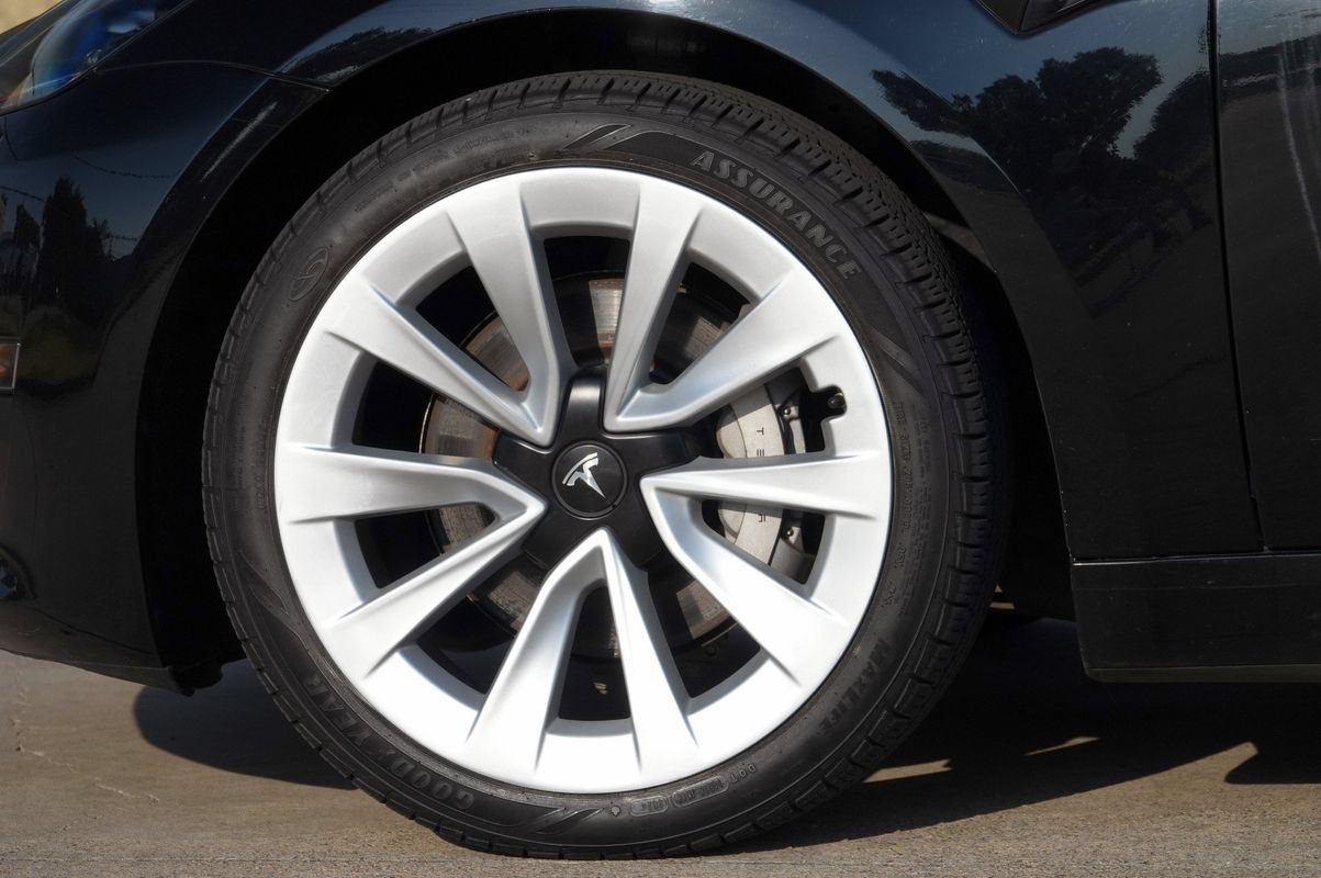 Used 2023 Tesla Model 3 Standard Range RWD image 27