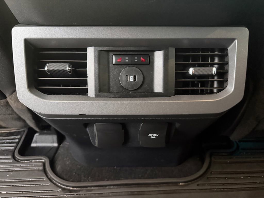 Used 2023 Ford F350 Lariat w/ Chrome Package image 17