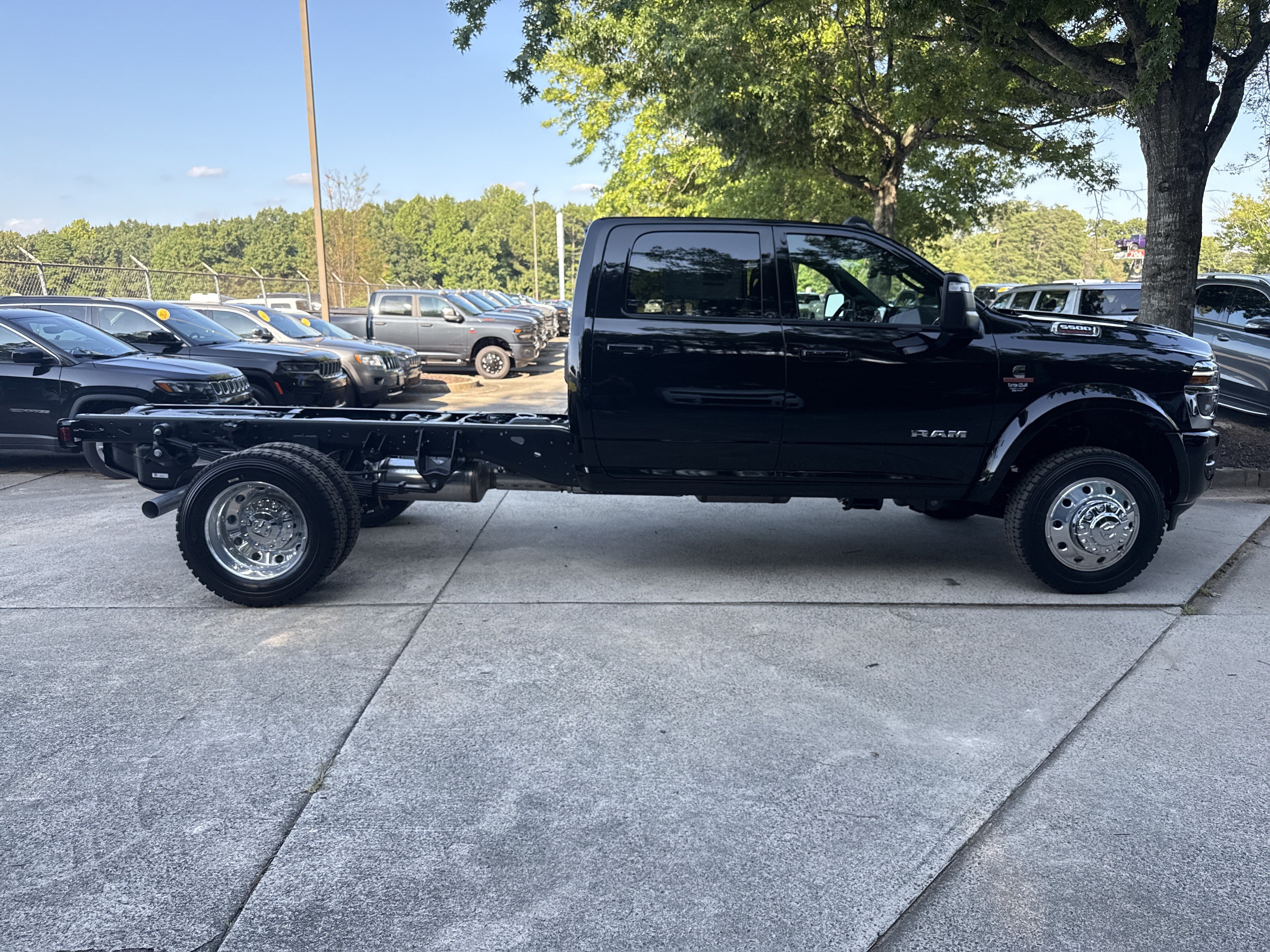 New 2026 RAM 5500 4x4 Crew Cab w/ Laramie Trim Package image 8