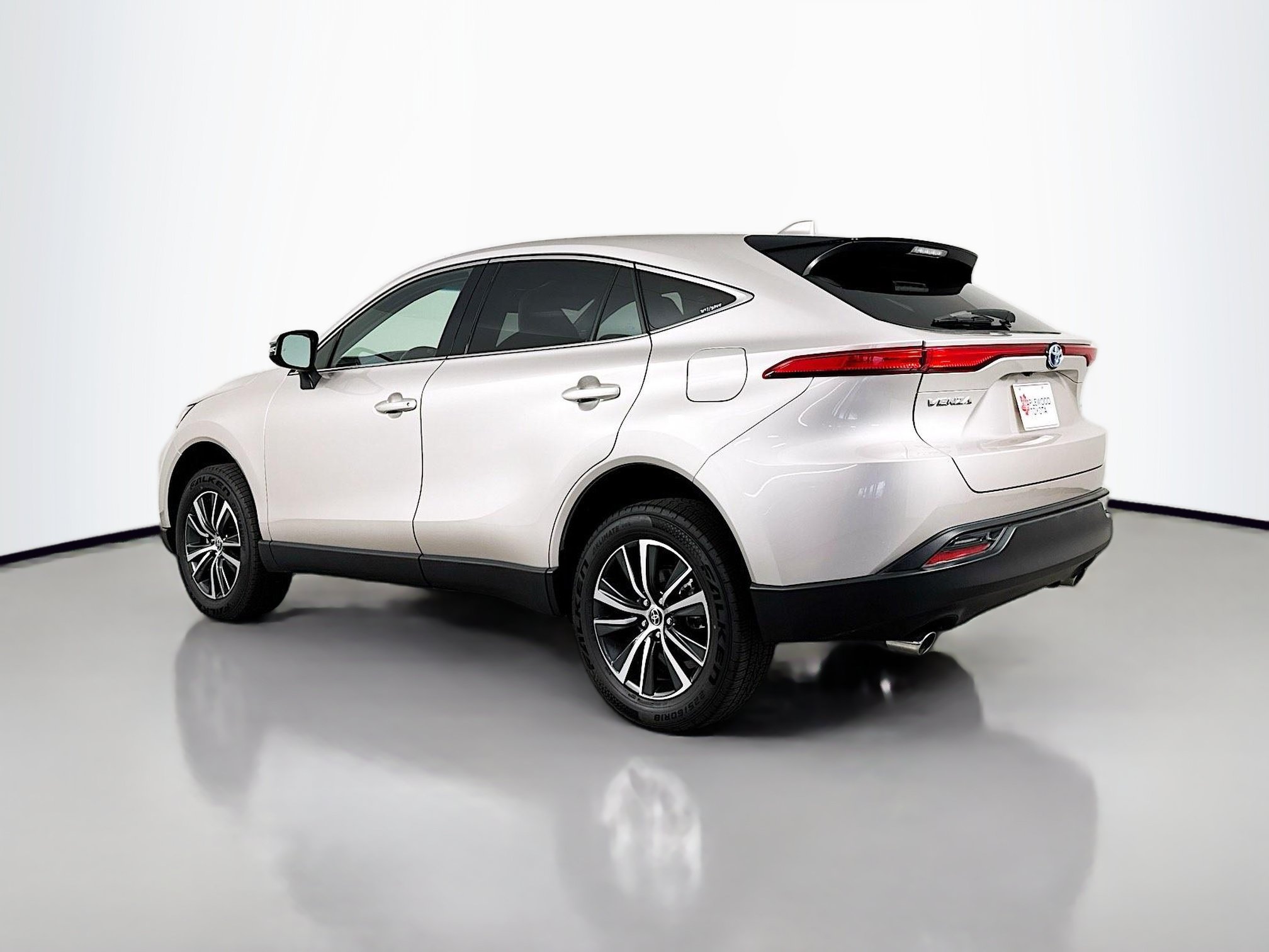 Certified 2024 Toyota Venza LE AWD/4WD image 5