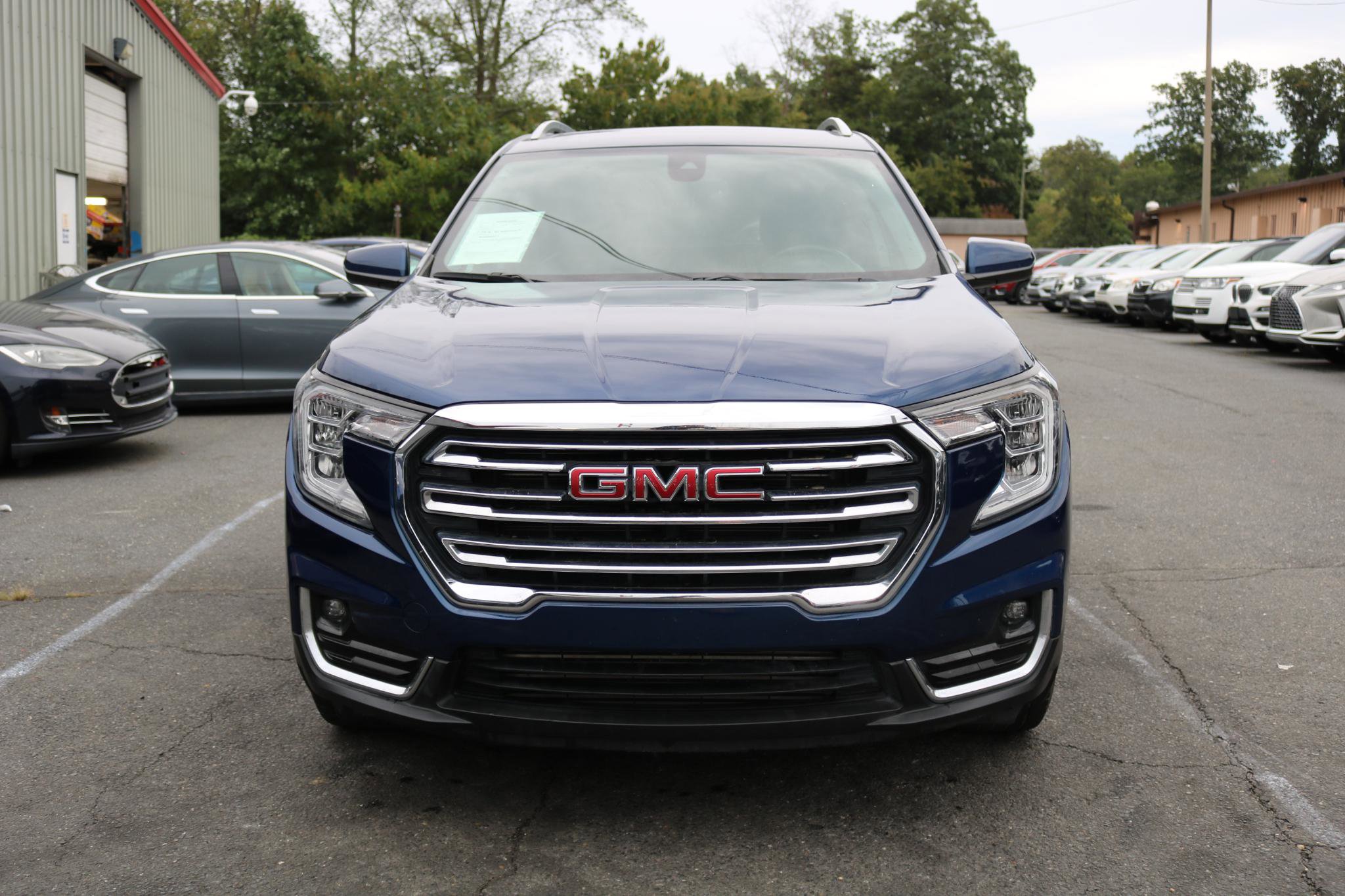 Used 2023 GMC Terrain SLT FWD image 5
