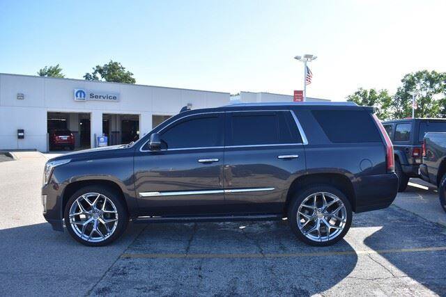 Used 2016 Cadillac Escalade Platinum AWD/4WD image 3