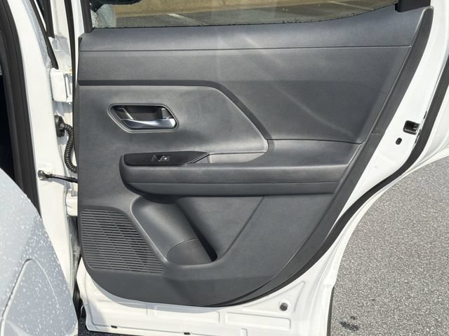 New 2026 Nissan Kicks SR w/ SR Premium Package FWD image 18