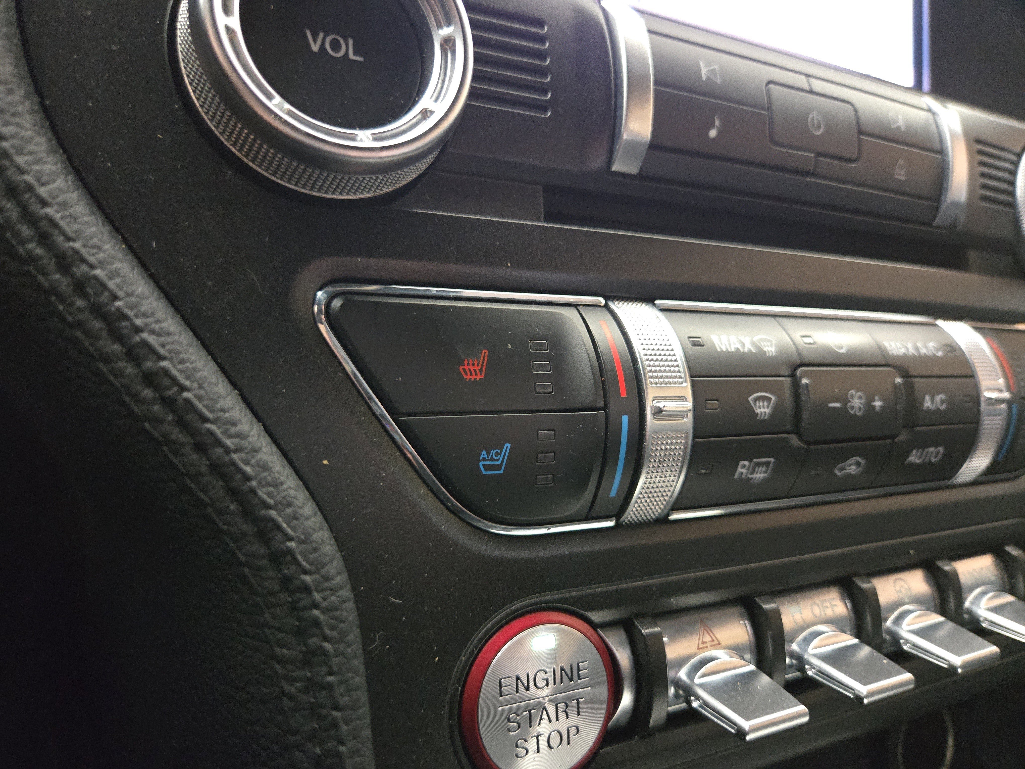 Used 2019 Ford Mustang GT Premium w/ Equipment Group 401A image 27