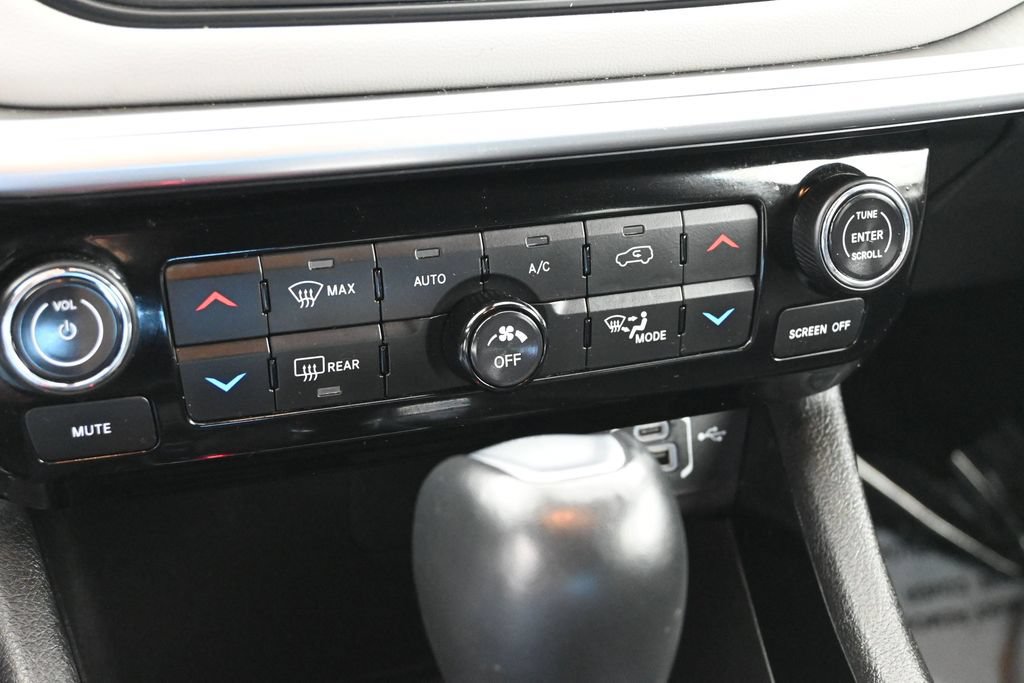 Used 2025 Jeep Compass Limited AWD/4WD image 24