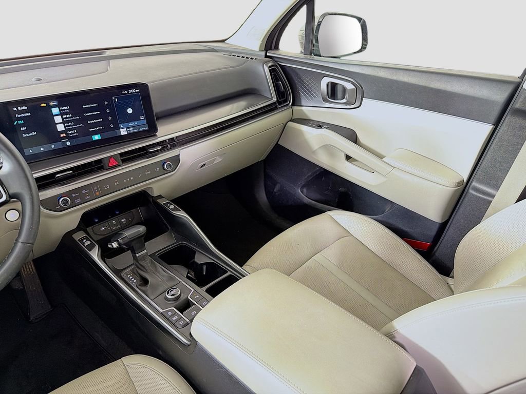 Used 2025 Kia Sorento S image 26