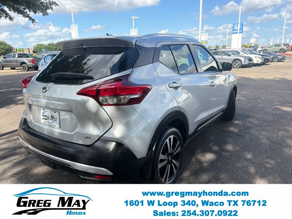 Used 2018 Nissan Kicks SR FWD image 3