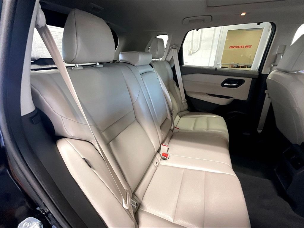 Certified 2023 Nissan Rogue SV w/ SV Premium B Package AWD/4WD image 16