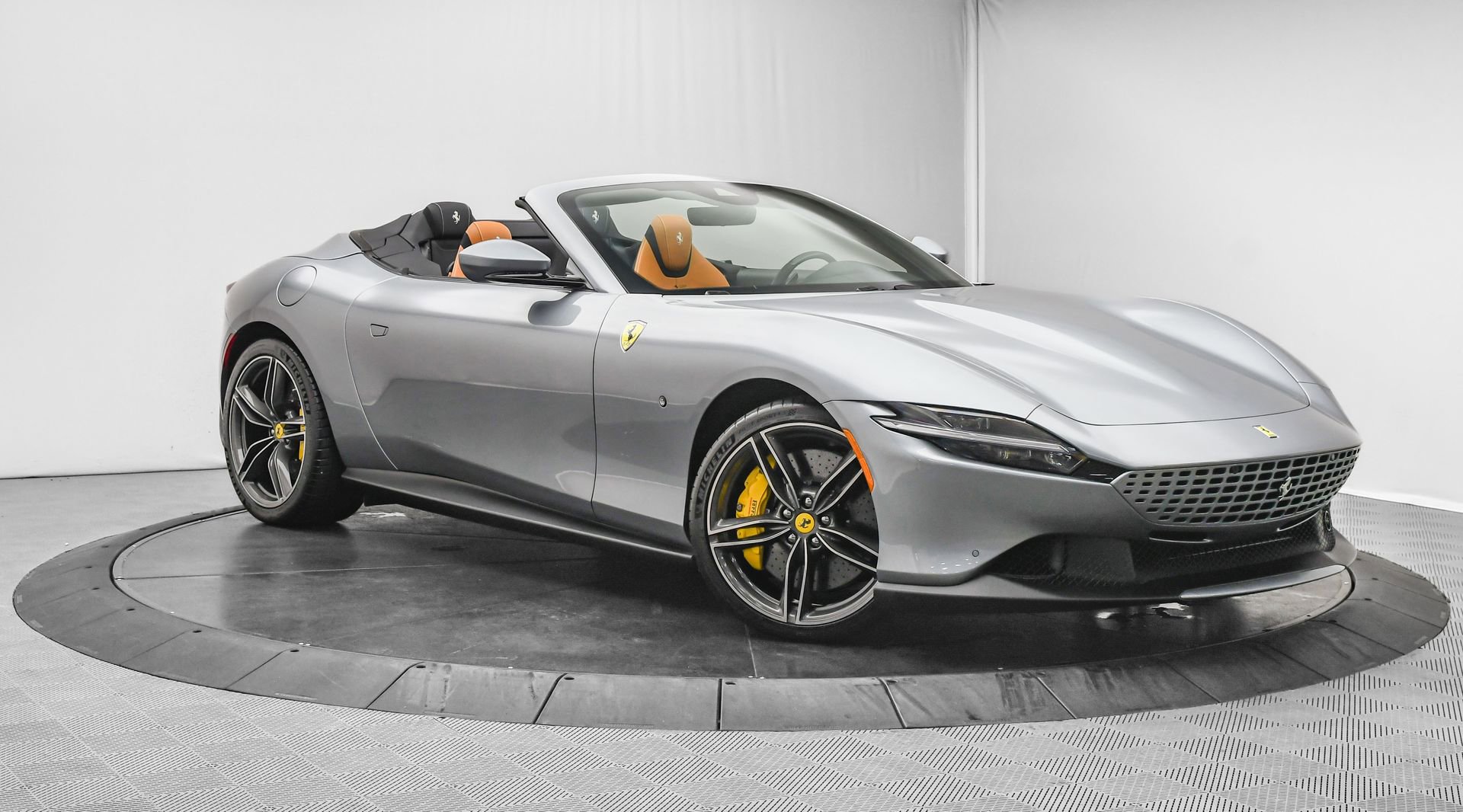 Used 2025 Ferrari Roma Spider