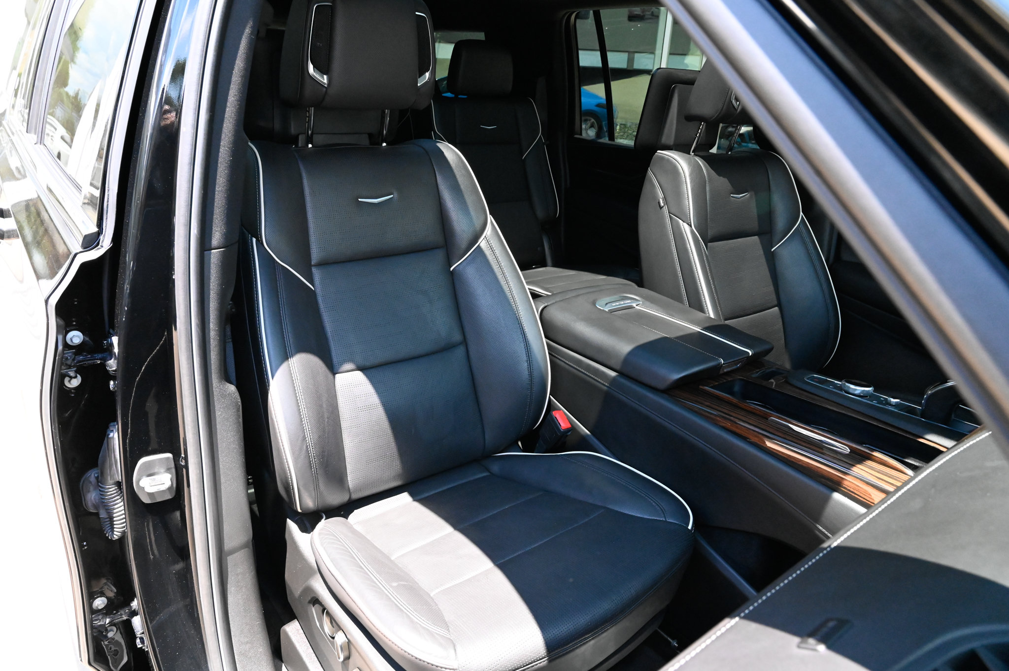 Used 2021 Cadillac Escalade ESV Premium Luxury AWD/4WD image 54