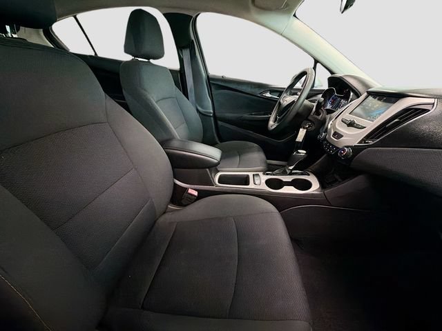 Used 2017 Chevrolet Cruze LS FWD image 27