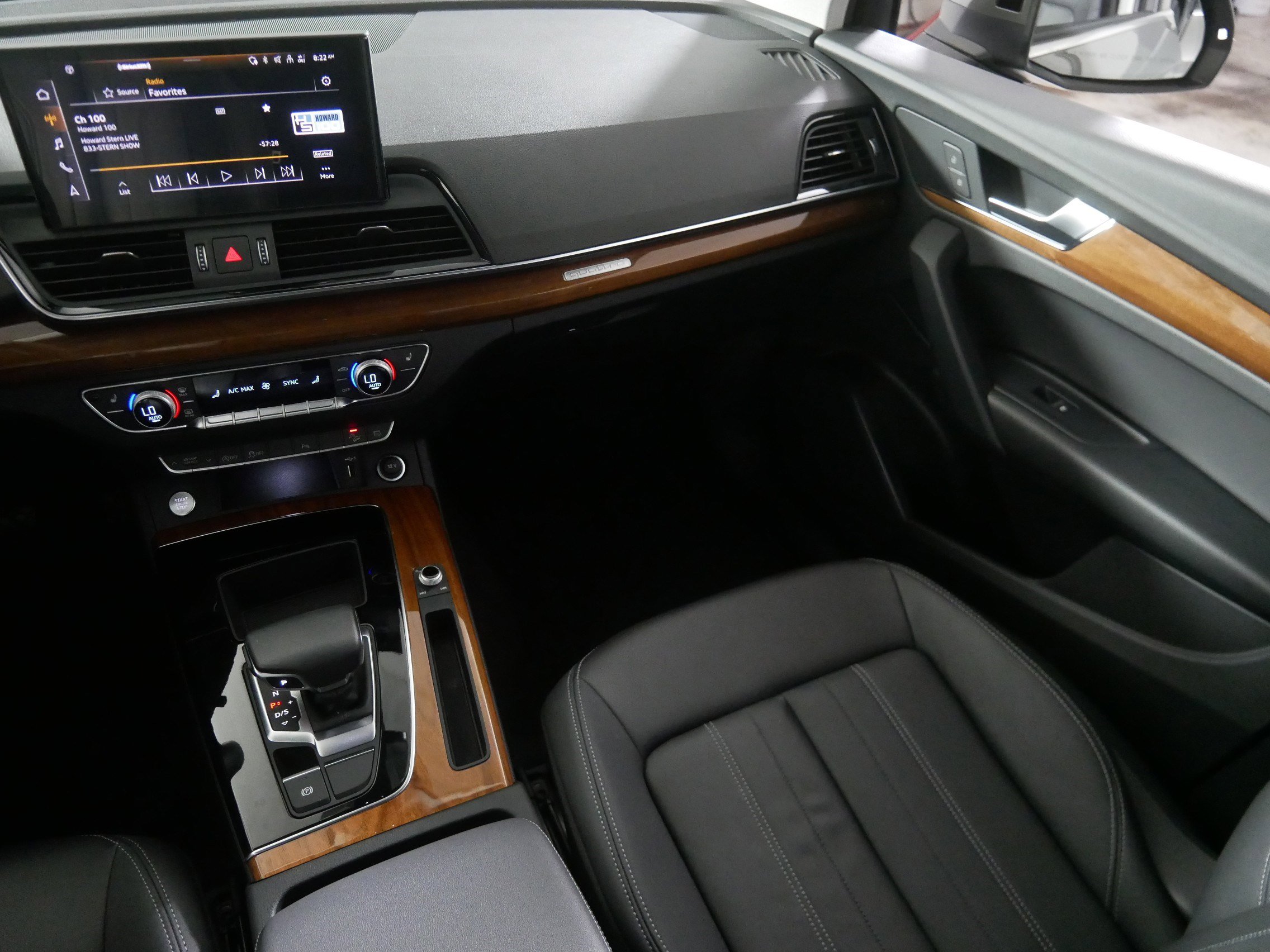 Used 2023 Audi Q5 2.0T Premium w/ Convenience Package image 11