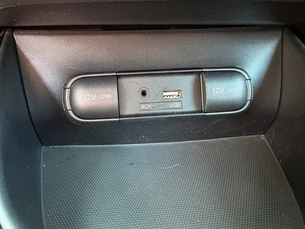 Used 2018 Kia Soul ! FWD image 23