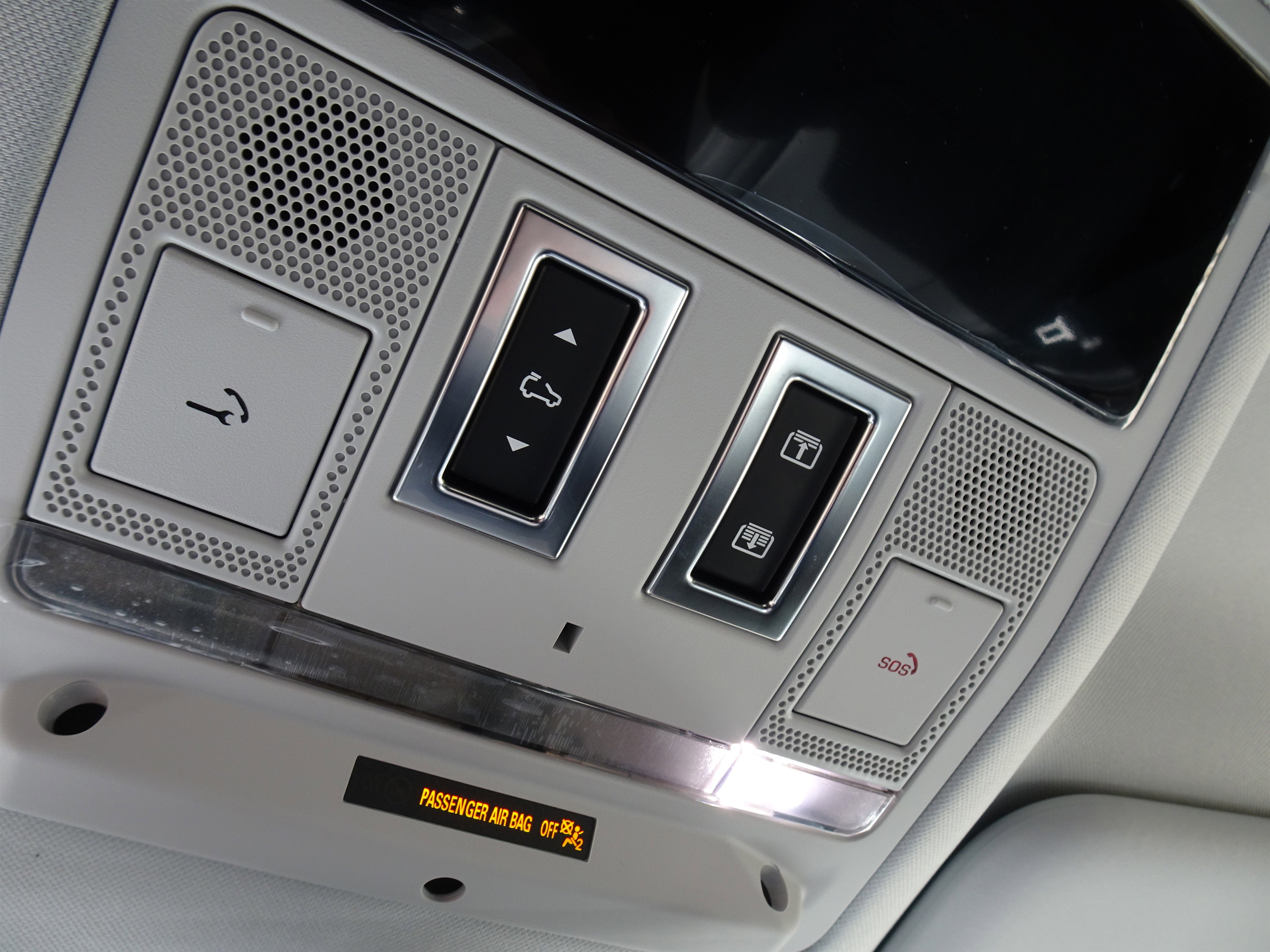 New 2026 Land Rover Defender 110 S image 27