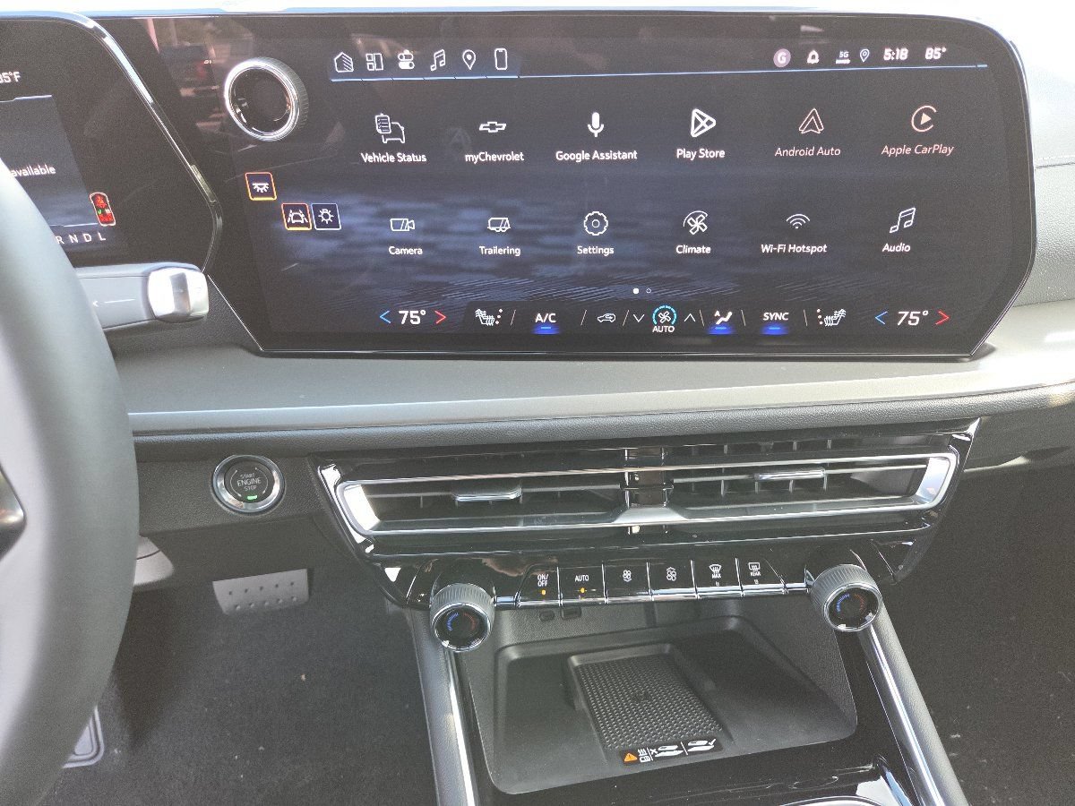 New 2027 Chevrolet Traverse LT w/ Sun and Wheel Package AWD/4WD image 39