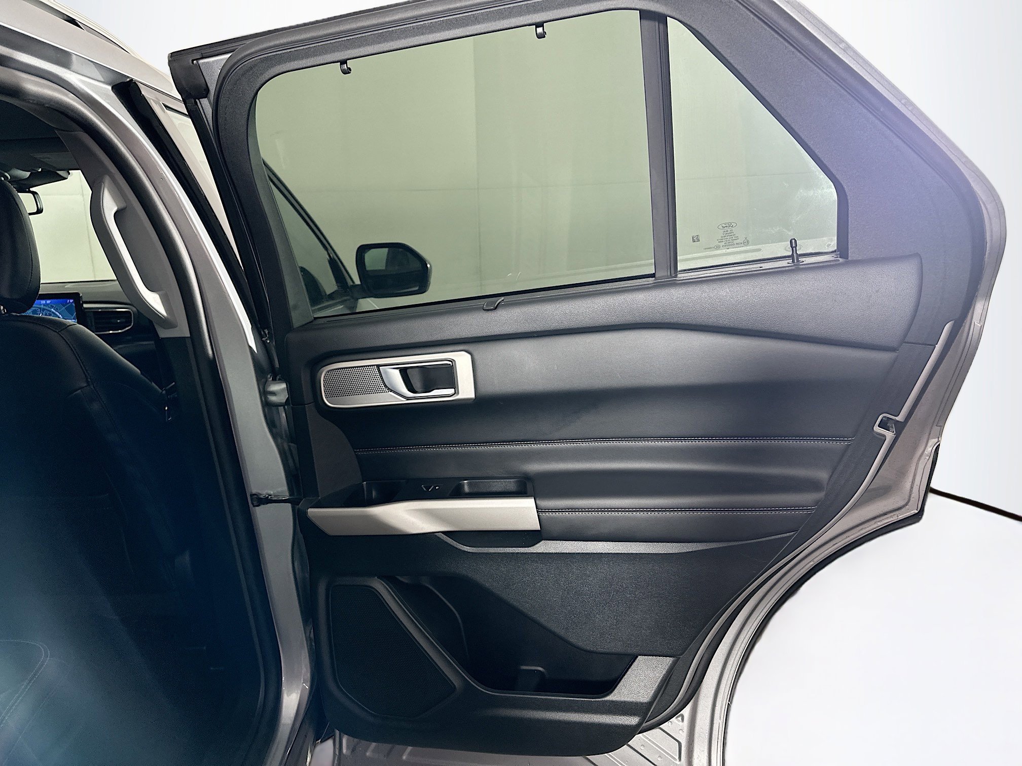 Used 2024 Ford Explorer Limited image 33