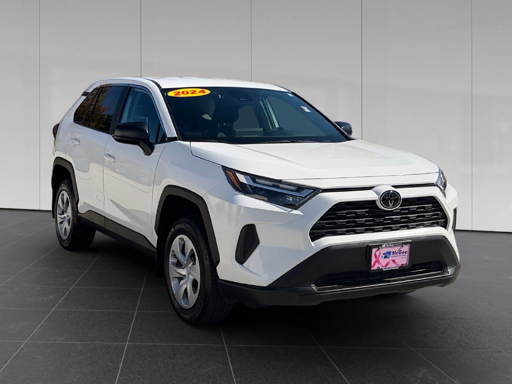 Used 2024 Toyota RAV4 LE AWD/4WD image 8