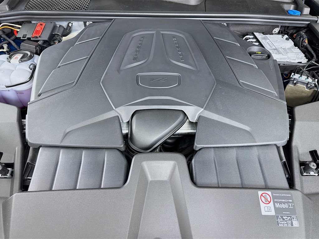 New 2026 Porsche Cayenne Coupe AWD/4WD image 34