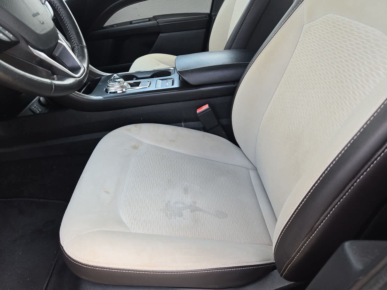 Used 2019 Ford Fusion SE w/ Equipment Group 151A FWD image 15