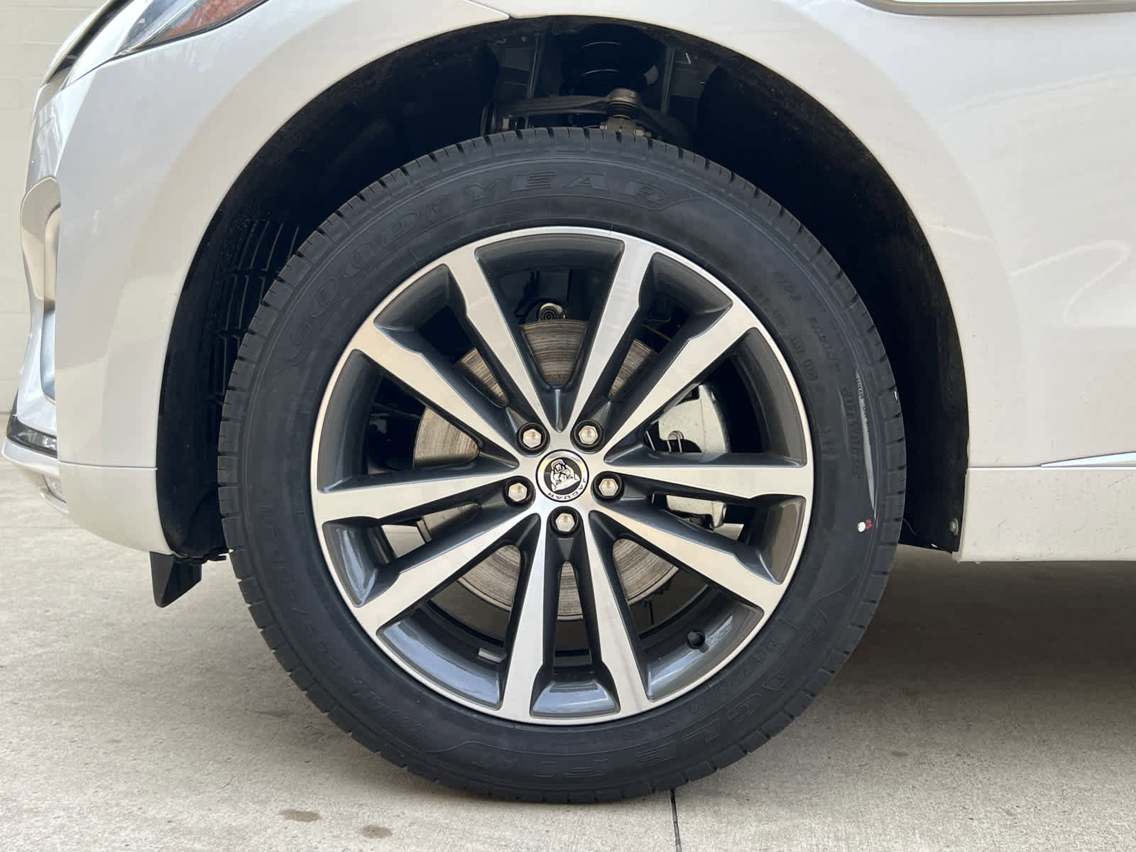 Used 2025 Jaguar F-PACE R-Dynamic S image 6