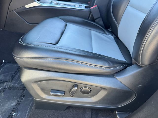 Used 2023 Ford Explorer XLT w/ Equipment Group 202A image 15