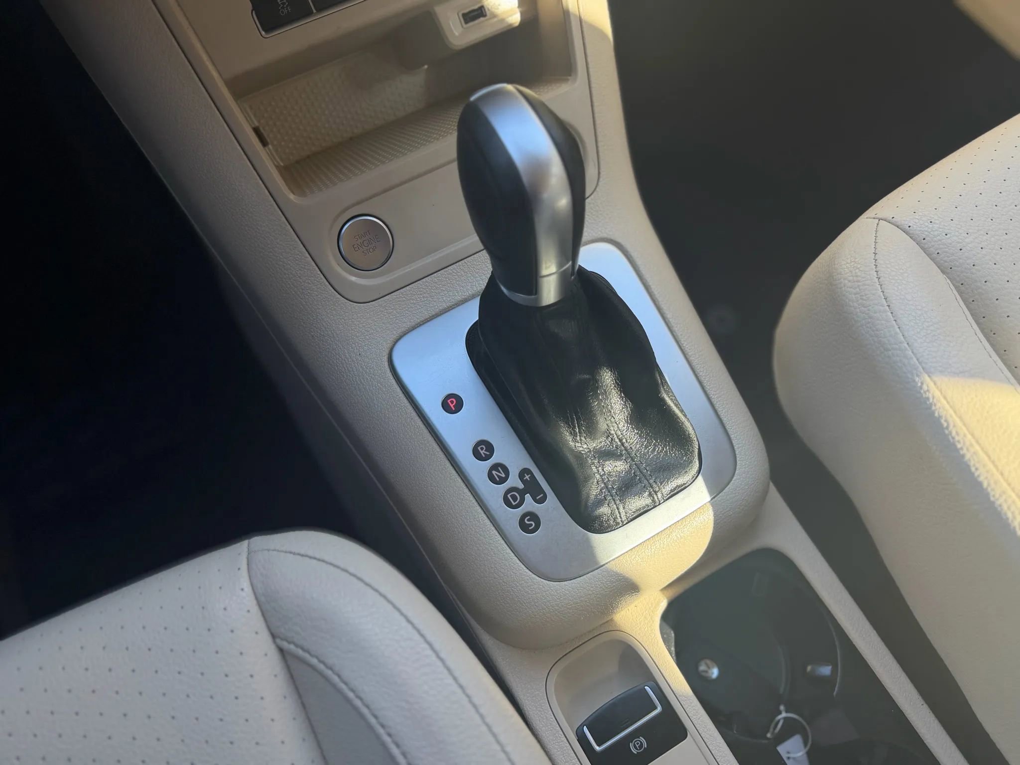 Used 2016 Volkswagen Tiguan S image 25