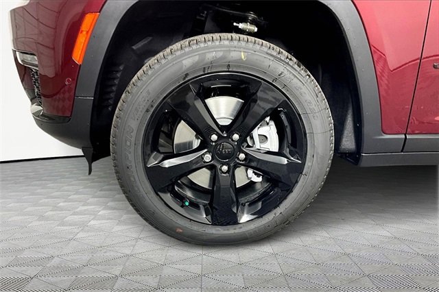 New 2025 Jeep Grand Cherokee L Limited image 13