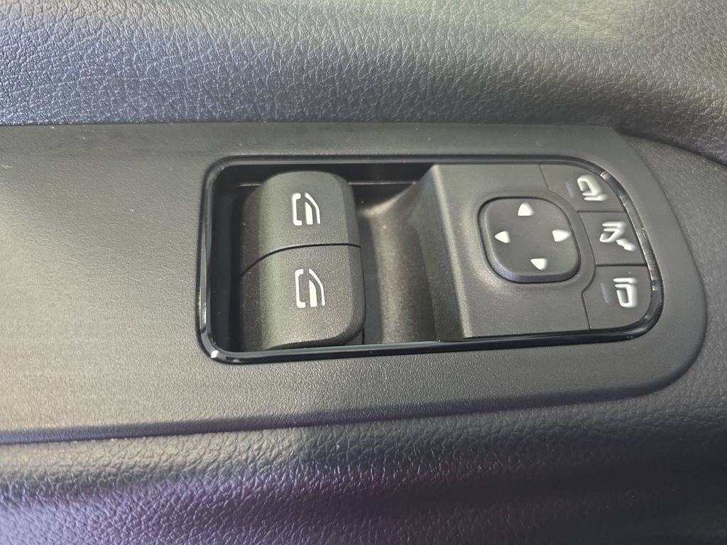 Used 2023 Mercedes-Benz Sprinter 2500 image 30