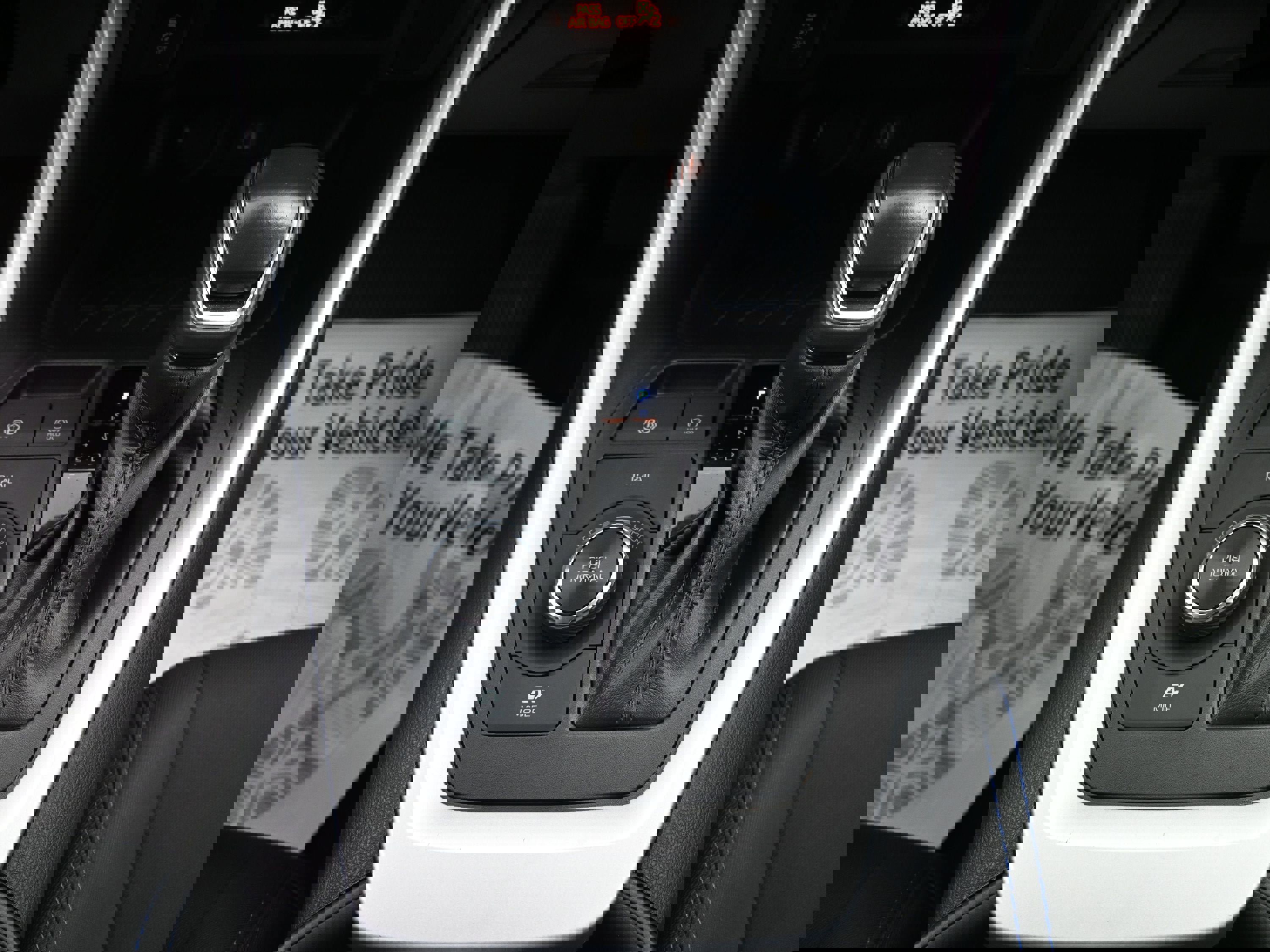 Used 2023 Toyota RAV4 SE image 18