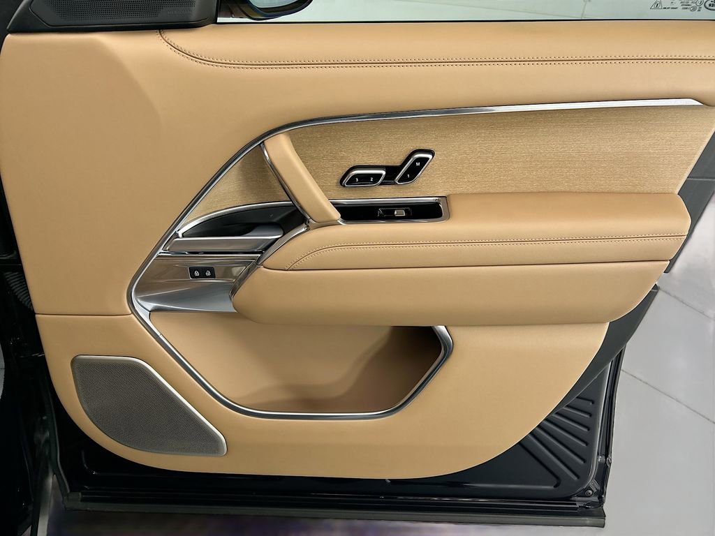 Used 2023 Land Rover Range Rover SV image 24