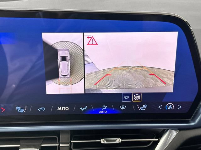 Used 2024 Chevrolet Equinox EV LT FWD image 14