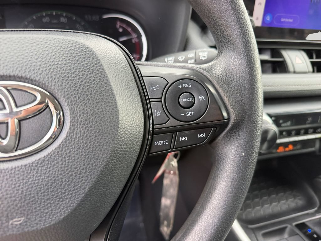 Used 2024 Toyota RAV4 LE AWD/4WD image 19