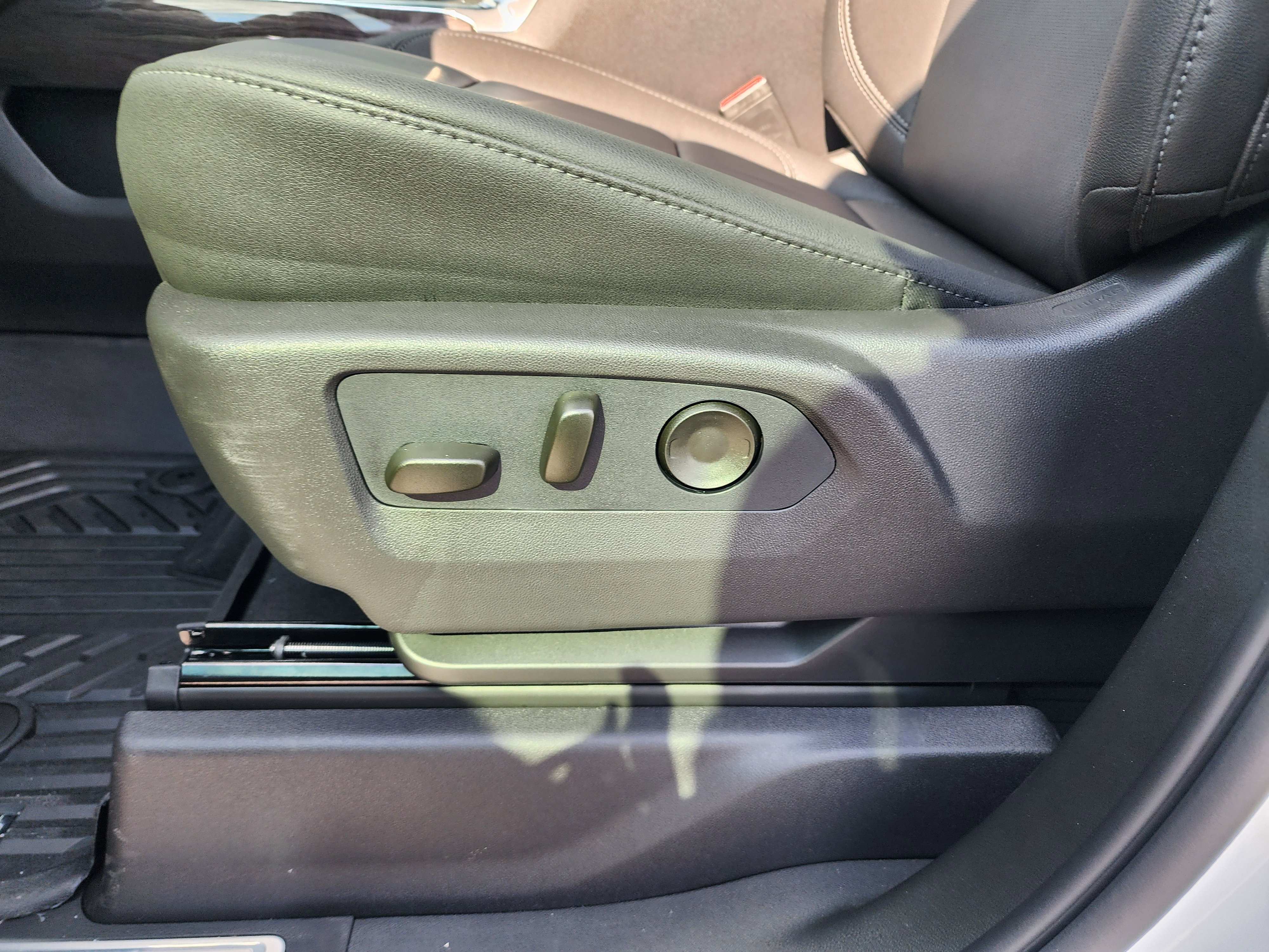 New 2026 Chevrolet Silverado 1500 LTZ w/ LTZ Premium Package image 26