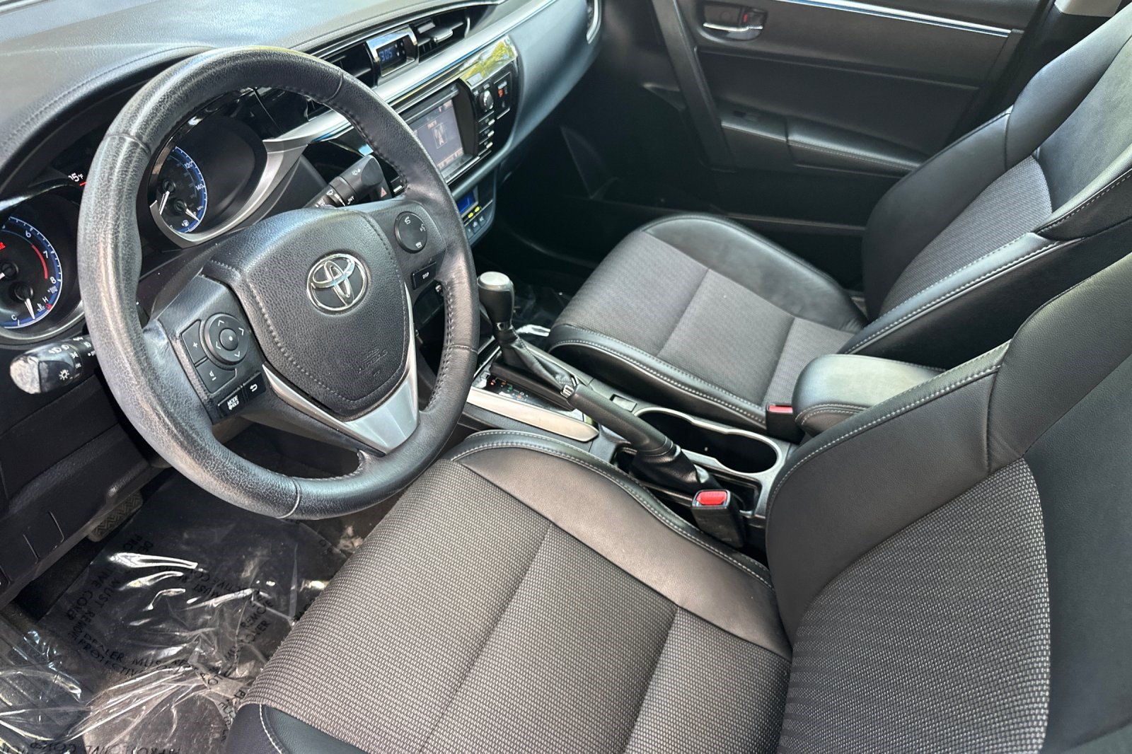 Used 2015 Toyota Corolla S FWD image 4