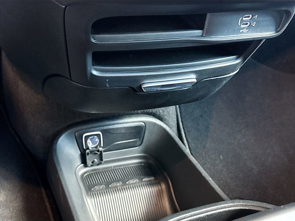 Used 2026 Chrysler Pacifica Select image 22