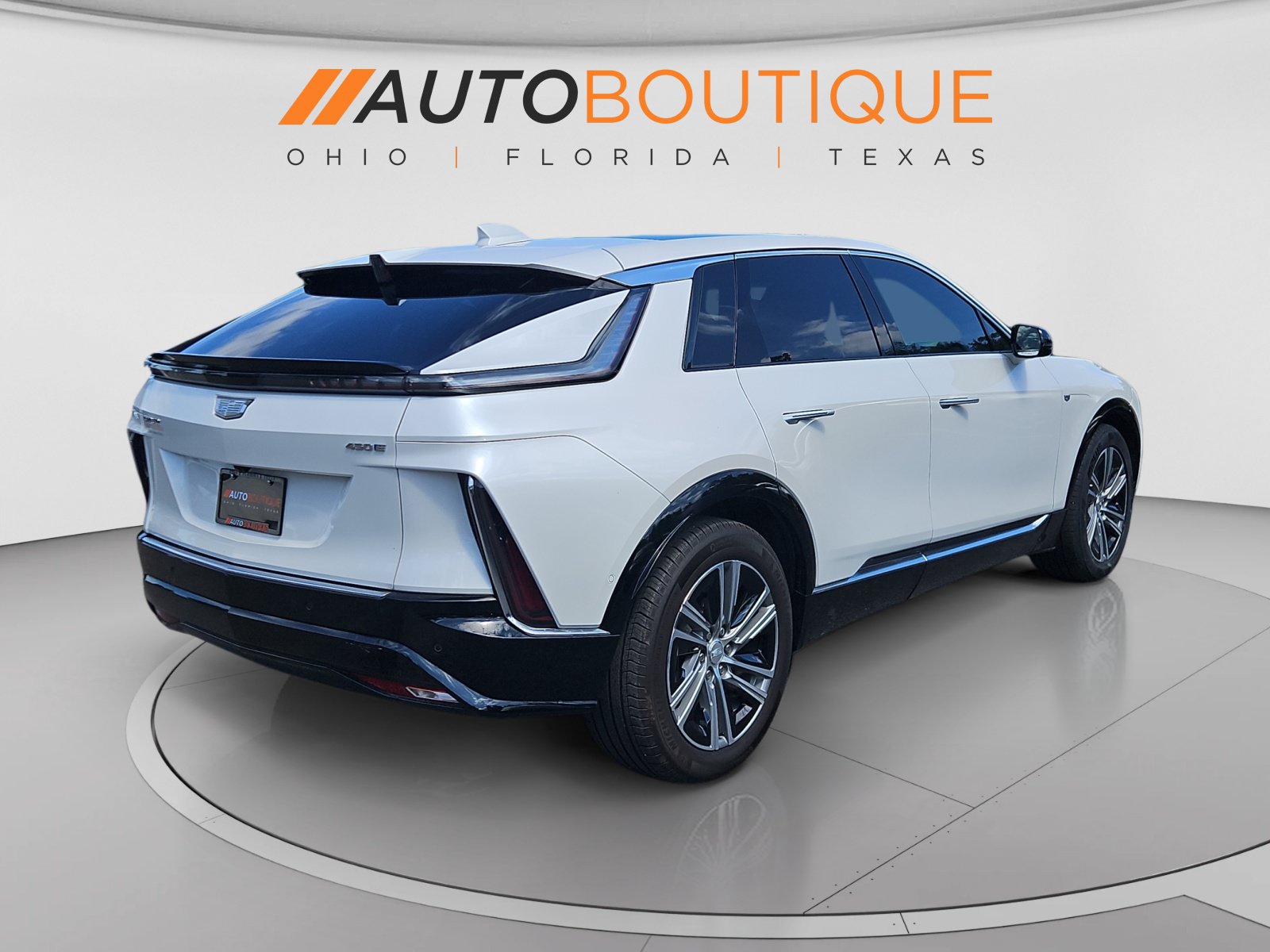 Used 2024 Cadillac Lyriq Luxury RWD image 5