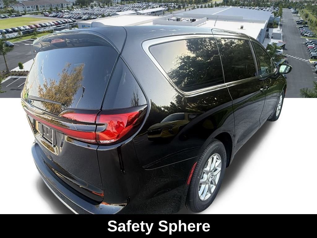 New 2026 Chrysler Pacifica Select image 4