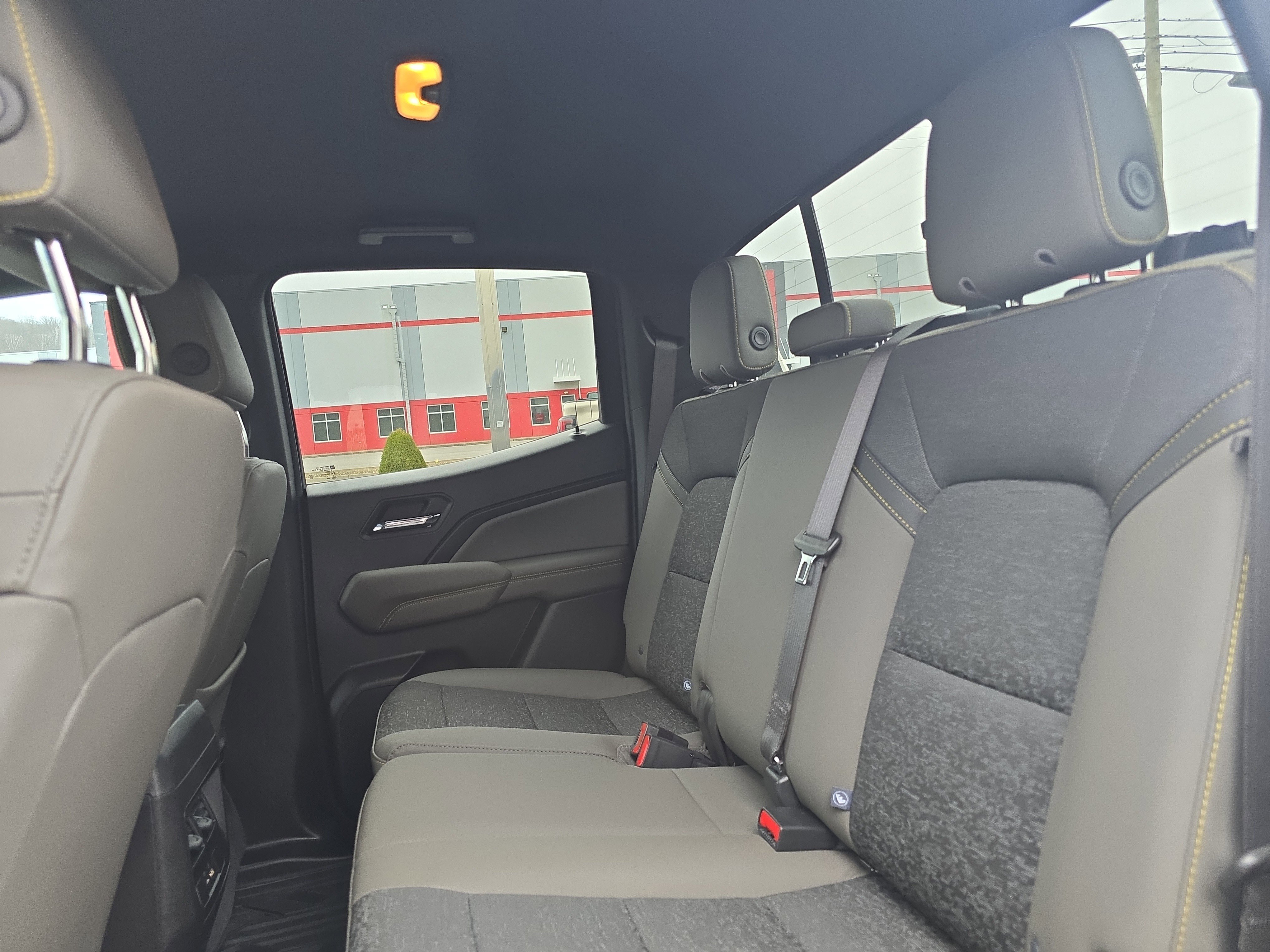 Used 2024 Chevrolet Colorado ZR2 w/ Technology Package image 15