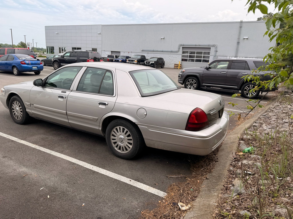Used 2006 Mercury Grand Marquis LS RWD image 5