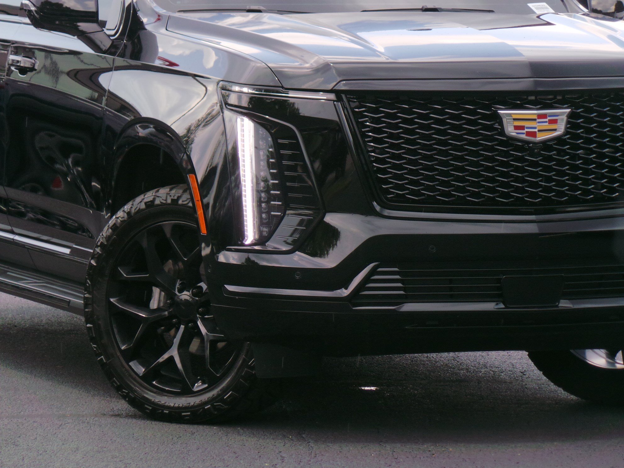 Used 2025 Cadillac Escalade ESV Sport AWD/4WD image 26